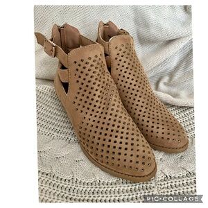 NATURE BREEZE FAUX SUEDE CUTOT TWO SIDE STRAP ANKLE BOOTS